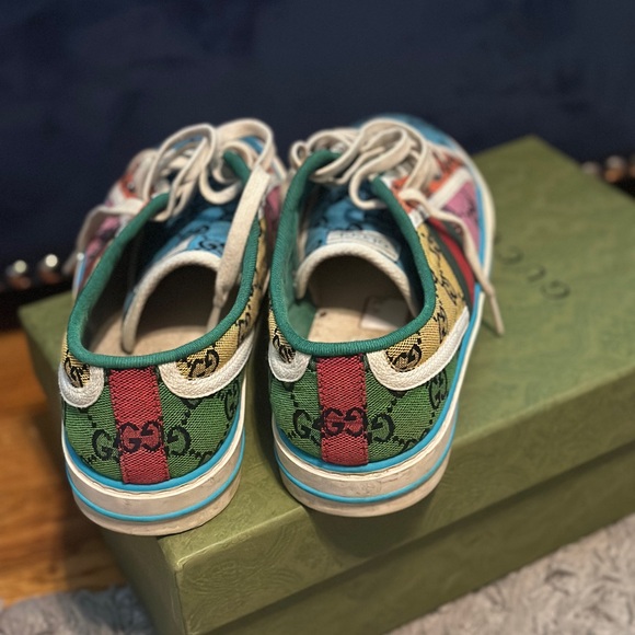 NEW CANVAS GUCCI (Authentic) Sneakers - Picture 4 of 8